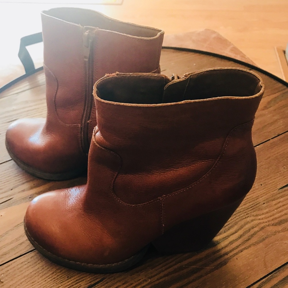 Kork Ease leather tan booties, SZ 8, pre-owned.